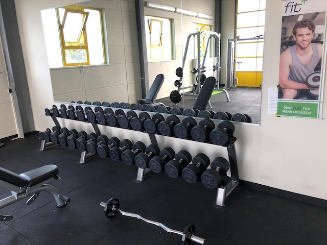 fitplus_Fitnessstudio Ichenhausen Freihanteltraining_1